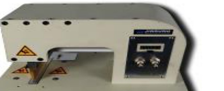 Vertical blind ultrasonic welding machine